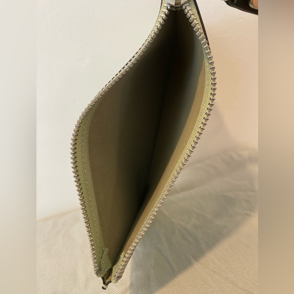 Timbuk2 Smooth Moves Leather Wristlet - Picture 5 of 15